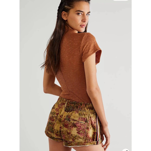 FREE PEOPLE NWOT Printed Waimea Slouchy Short Earth Combo L - Picture 2 of 7